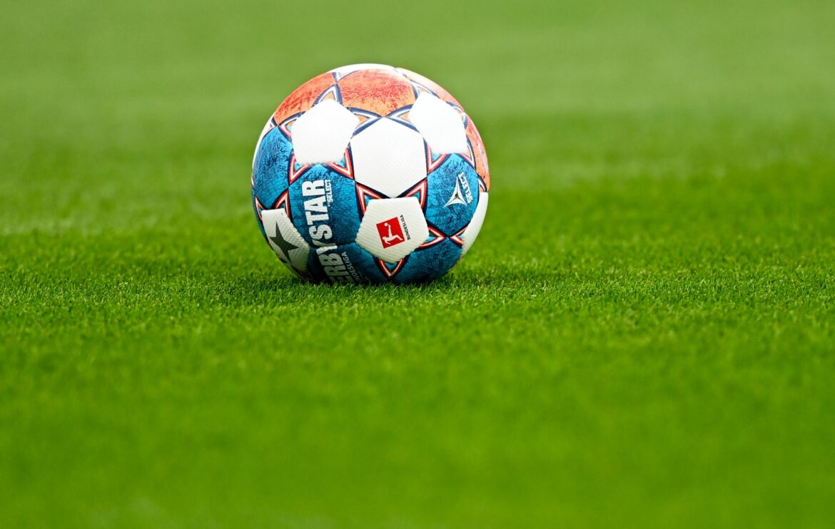 Umweltschutz: Fußball auf dem Weg aus der «Steinzeit»