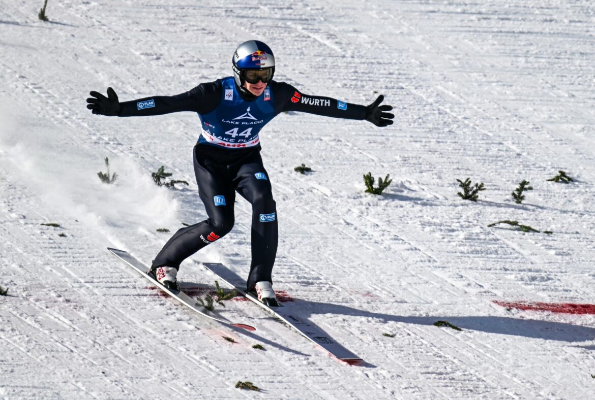 Skispringen skurril: Wellinger ragt in Rasnov erneut heraus