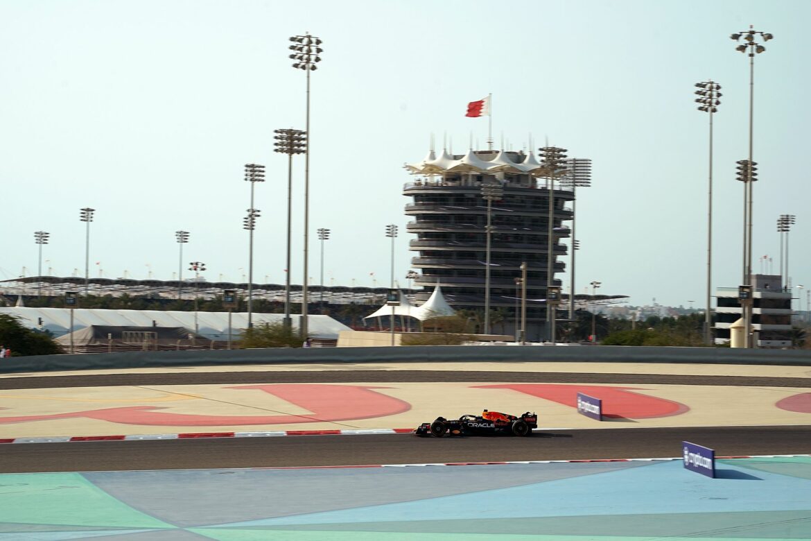 Warmup in der Wüste: Formel 1 testet in Bahrain