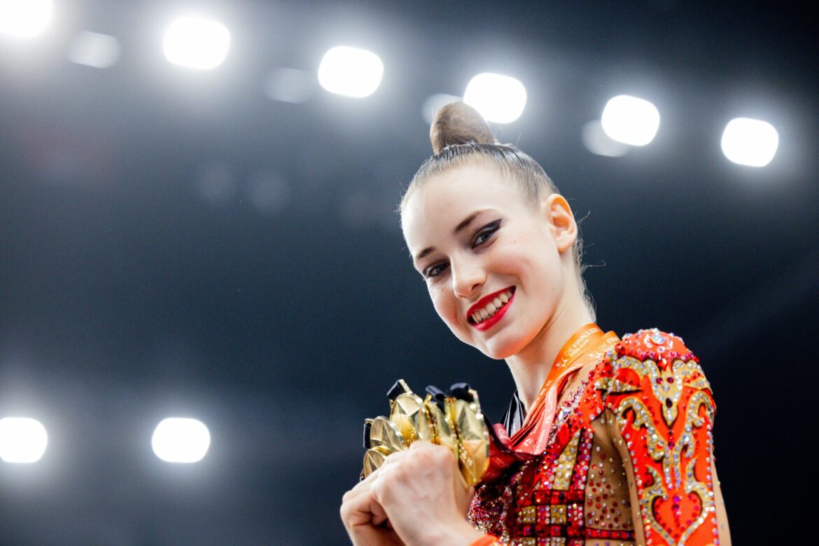 Perfektes Turnier: Gymnastin Varfolomeev holt fünf Titel
