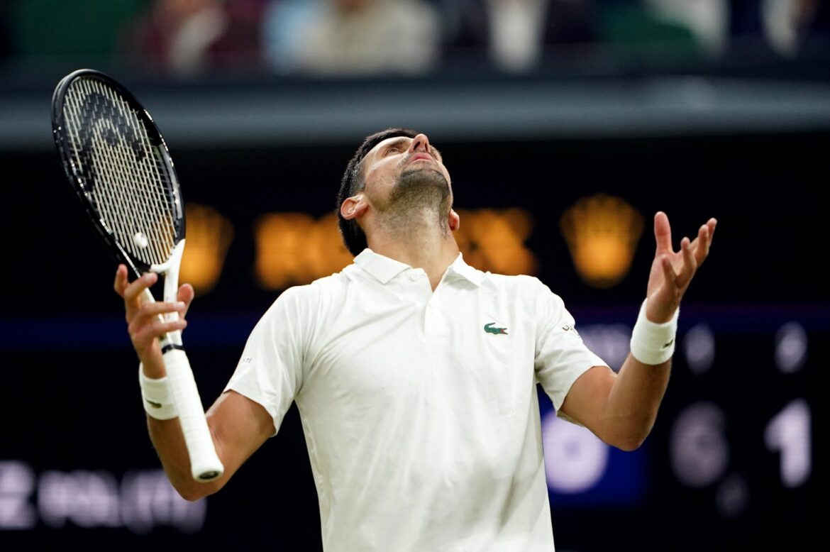 Achtelfinale von Djokovic in Wimbledon unterbrochen