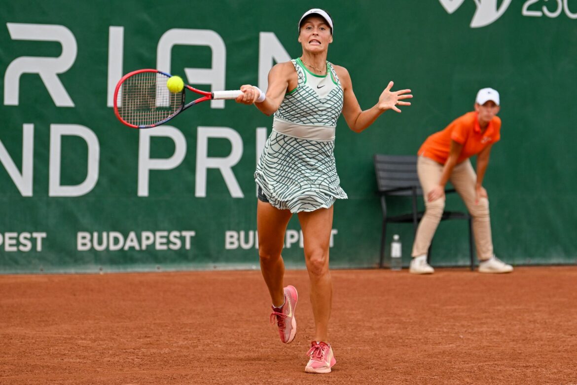 Maria und Korpatsch bei Tennis-Turnier in Budapest draußen
