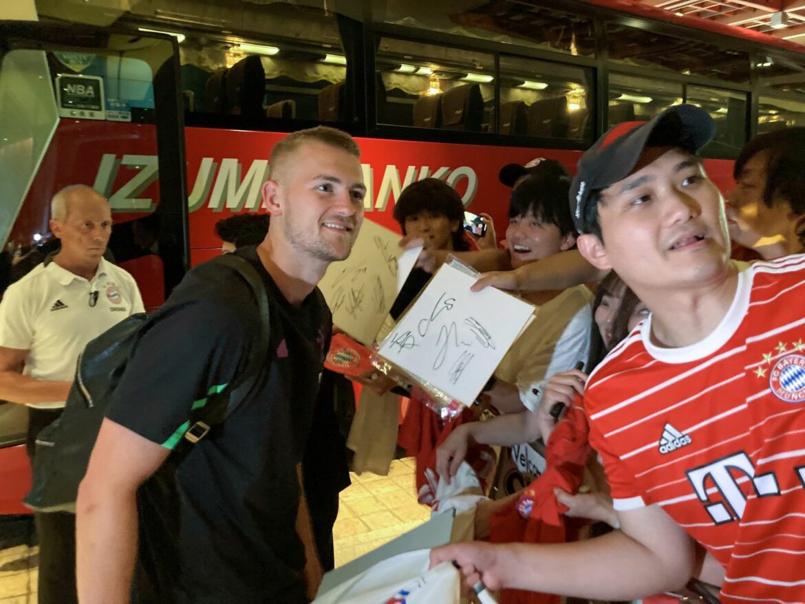 Der FC Bayern legt im heißen Tokio los