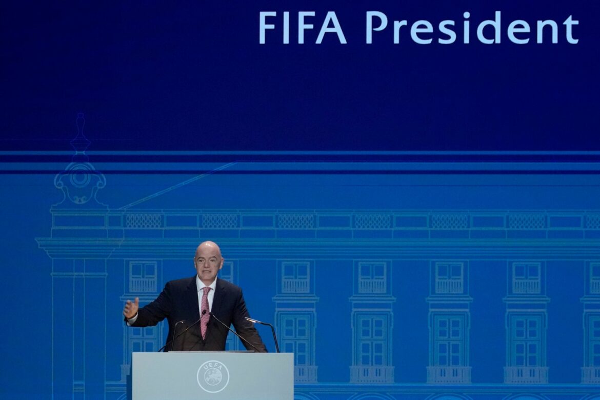FIFA-Präsident Infantino unterbricht WM-Besuch
