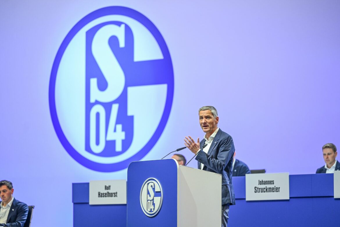 «Im Einvernehmen»: Vorstandschef Schröder verlässt Schalke