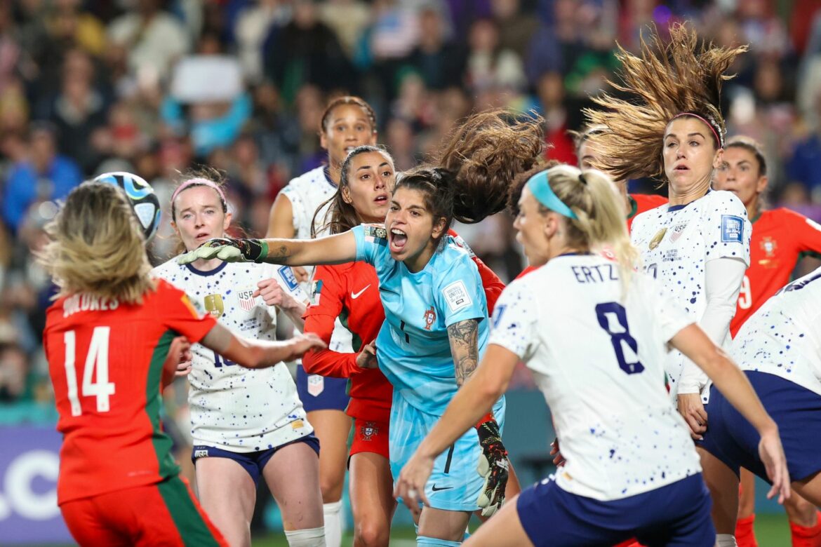 US-Fußballerinnen mit Glück weiter – Sieg für Niederlande