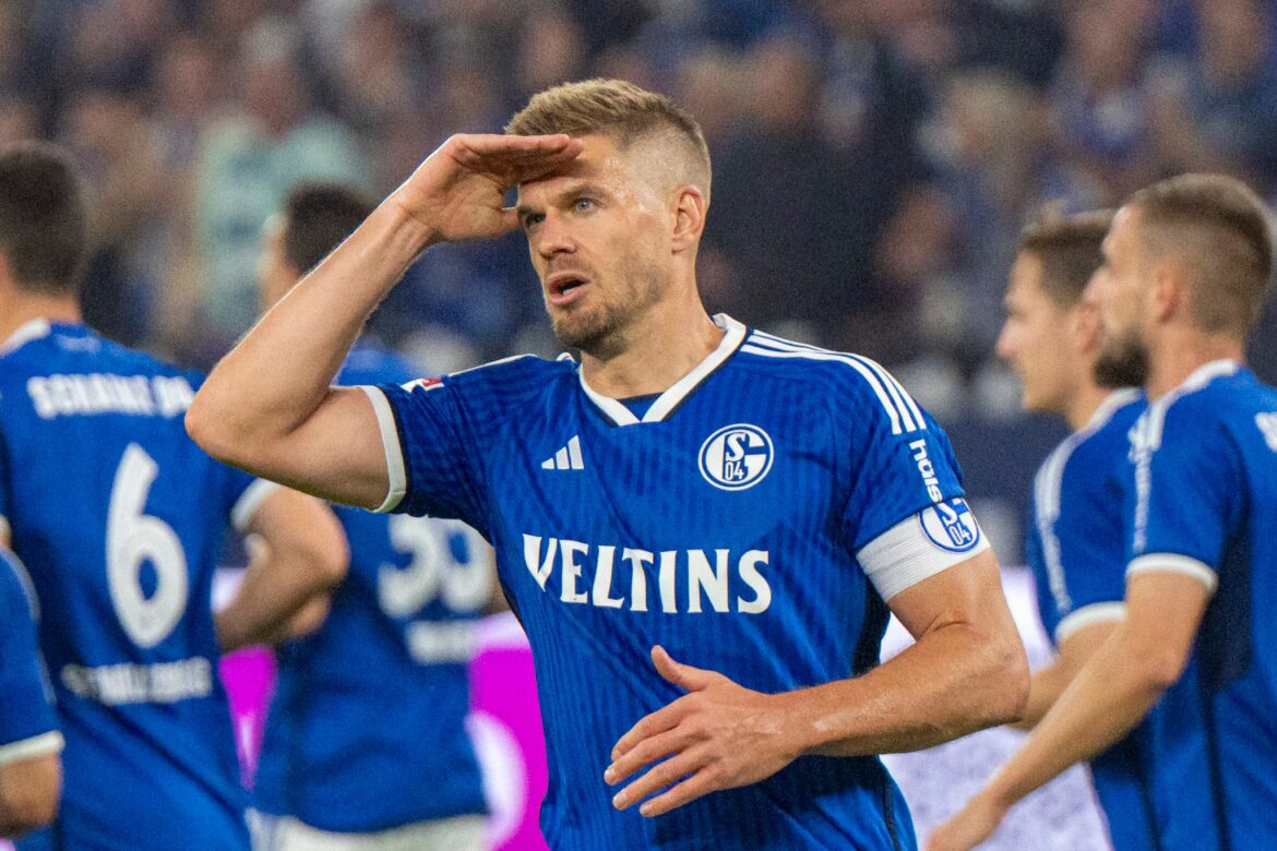 Schalke feiert Sieg über Kaiserslautern – Zwei Platzverweise