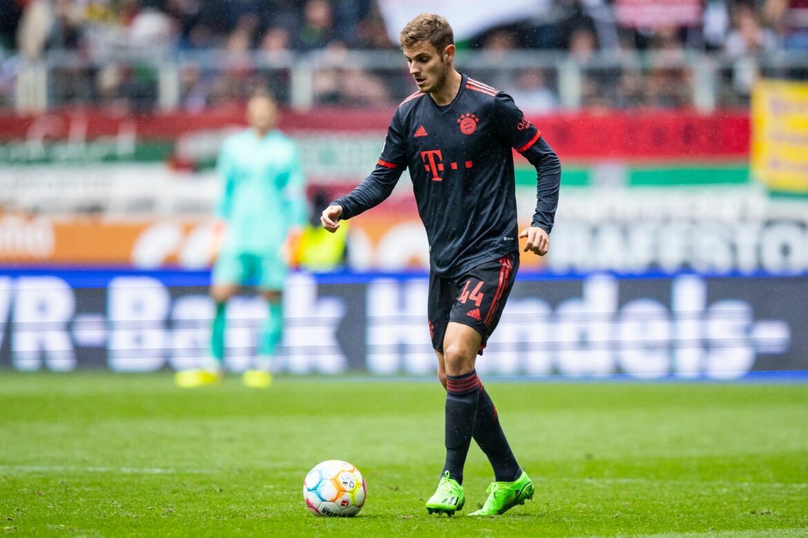 Leverkusen leiht Stanisic für eine Saison vom FC Bayern aus
