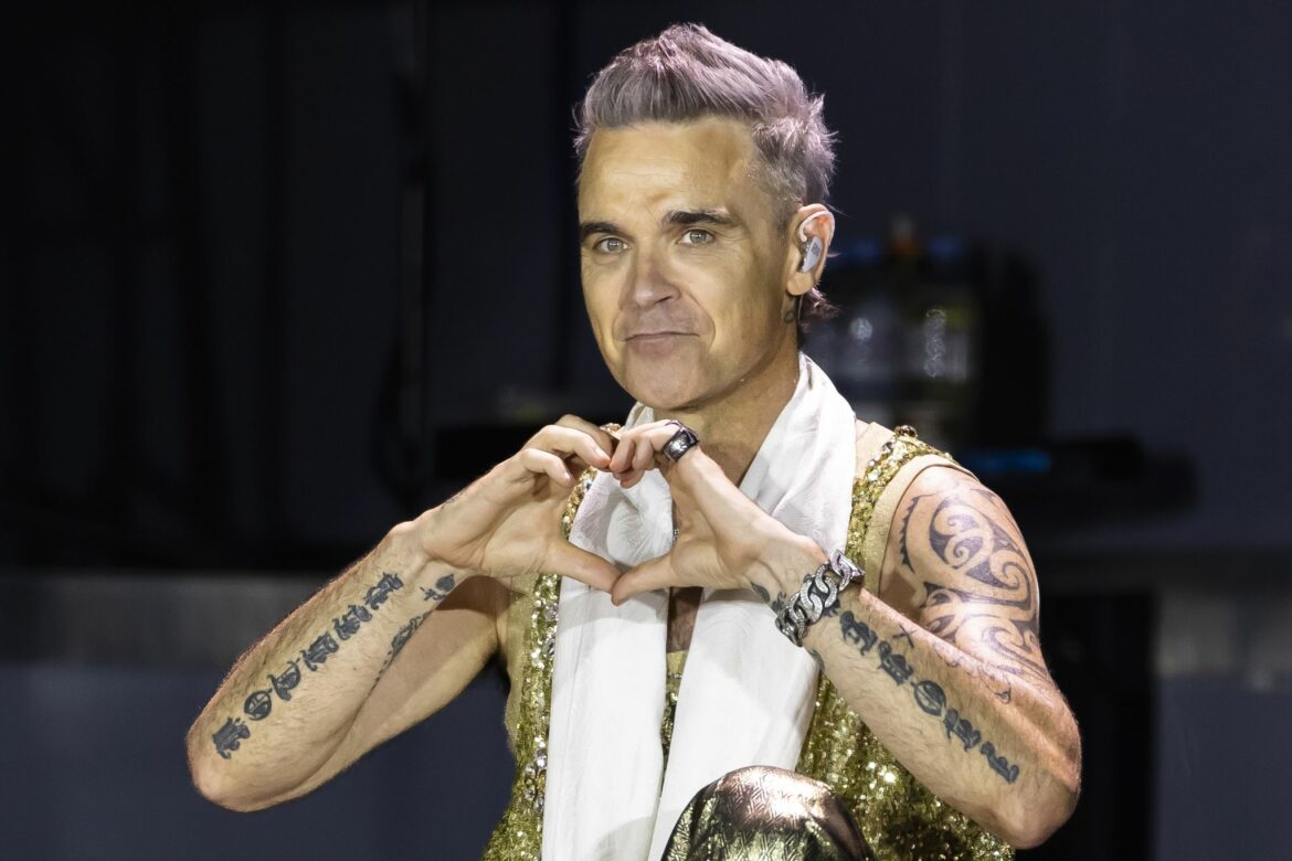 Robbie Williams singt umgedichteten Hit: Jetzt Spurs-Fan?