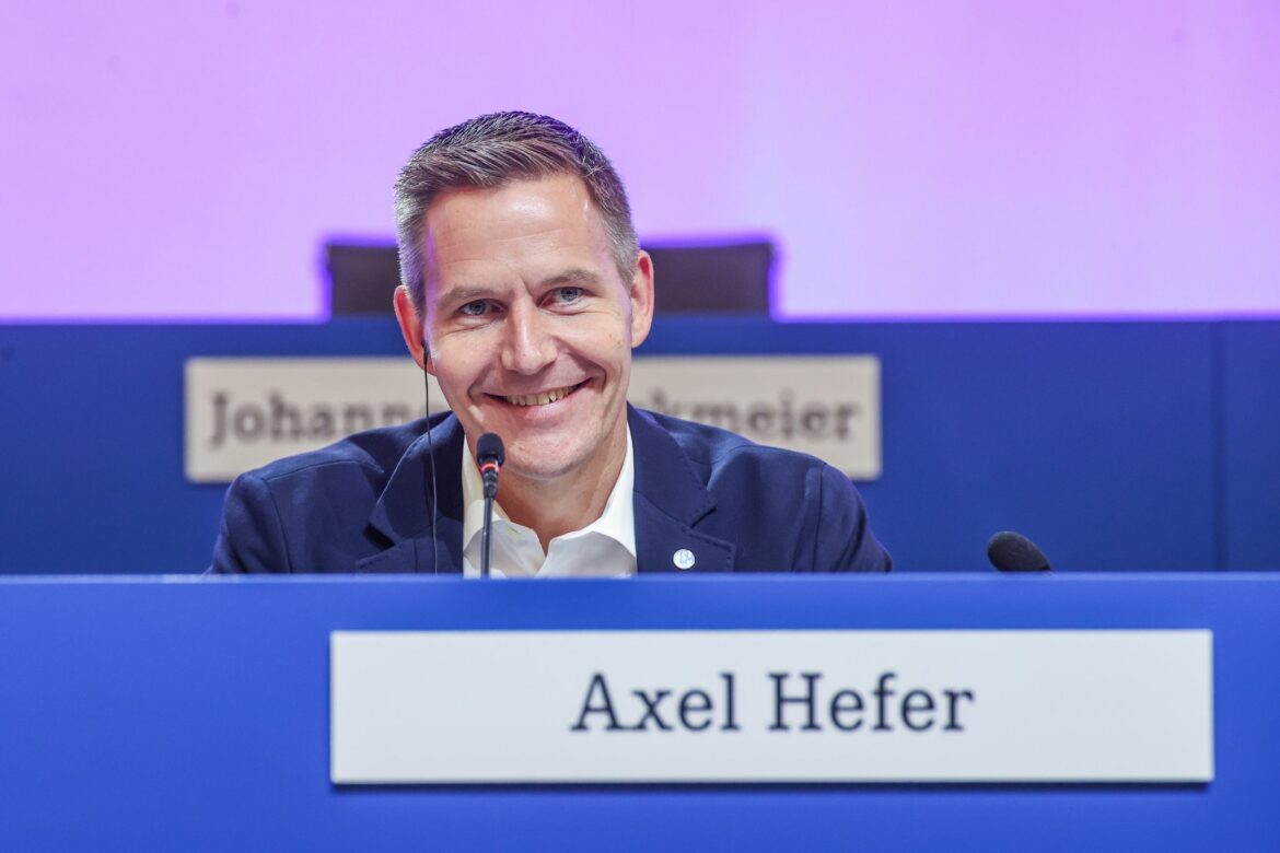 Schalkes Aufsichtsratsboss für neuen DFL-Investorenprozess