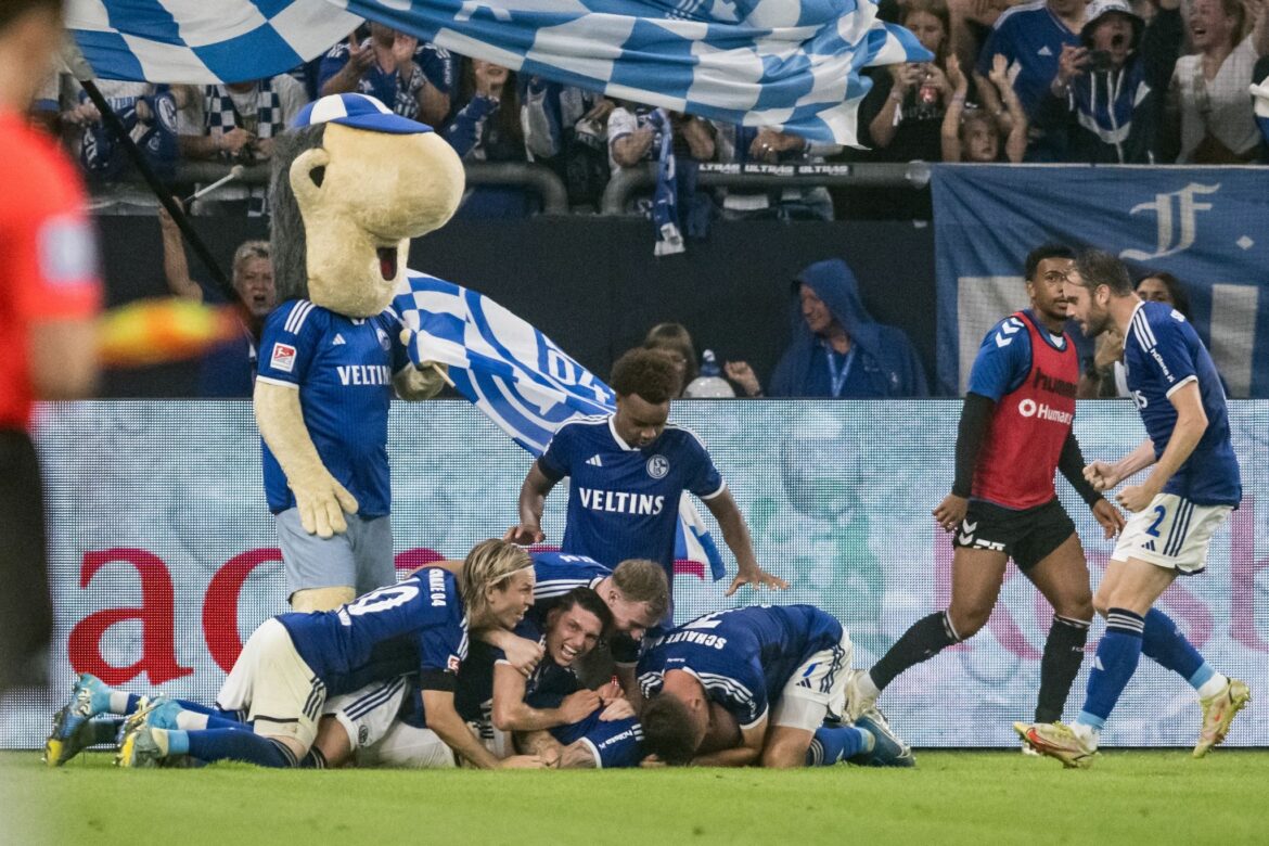 Nach 0:2-Rückstand: Schalke gewinnt im Sieben-Tore-Spektakel