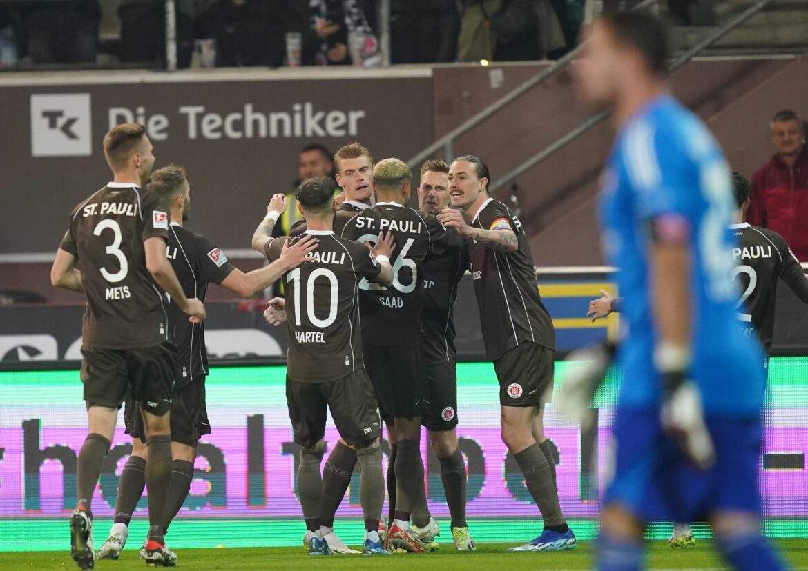 HSV patzt erneut gegen Aufsteiger – St. Pauli Platz eins