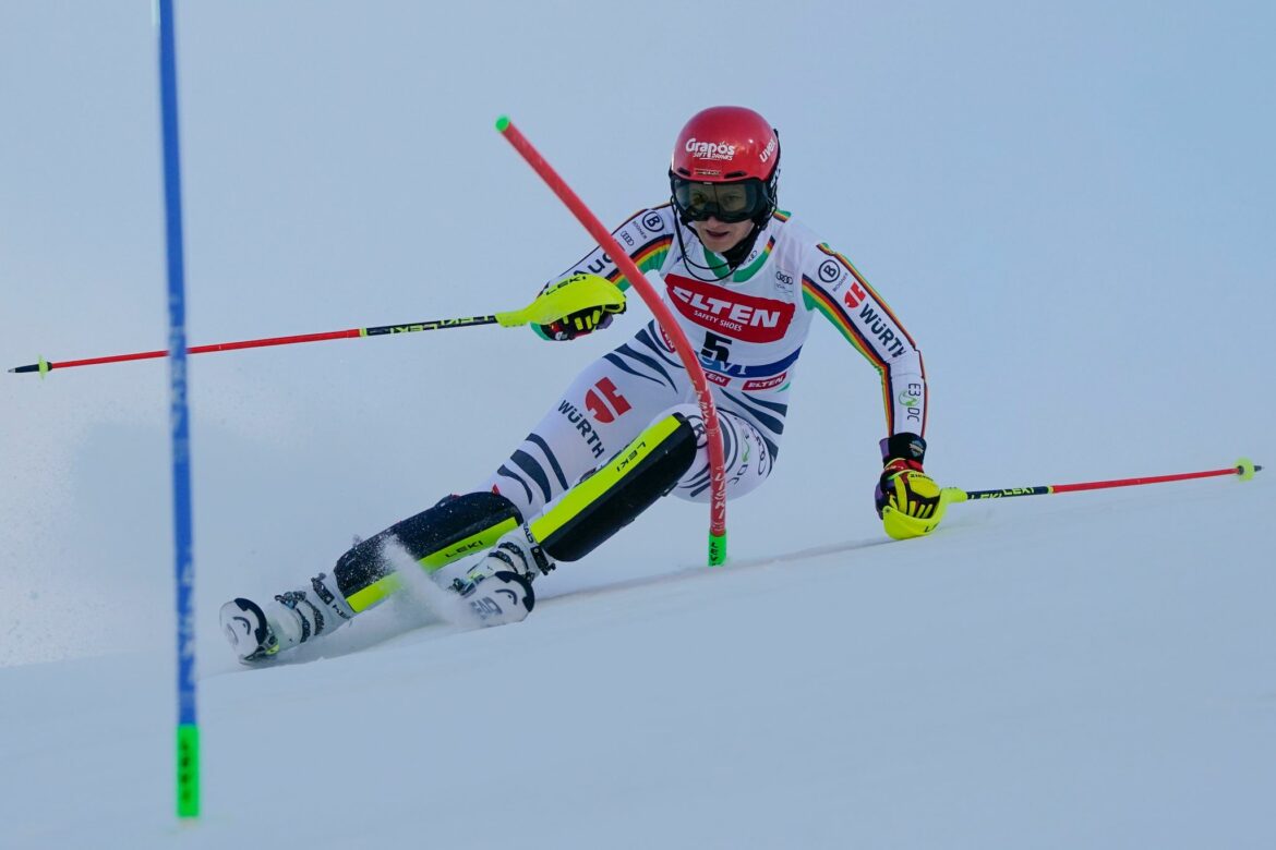 Skirennfahrerin Dürr Zweite bei Weltcup-Slalom in Levi