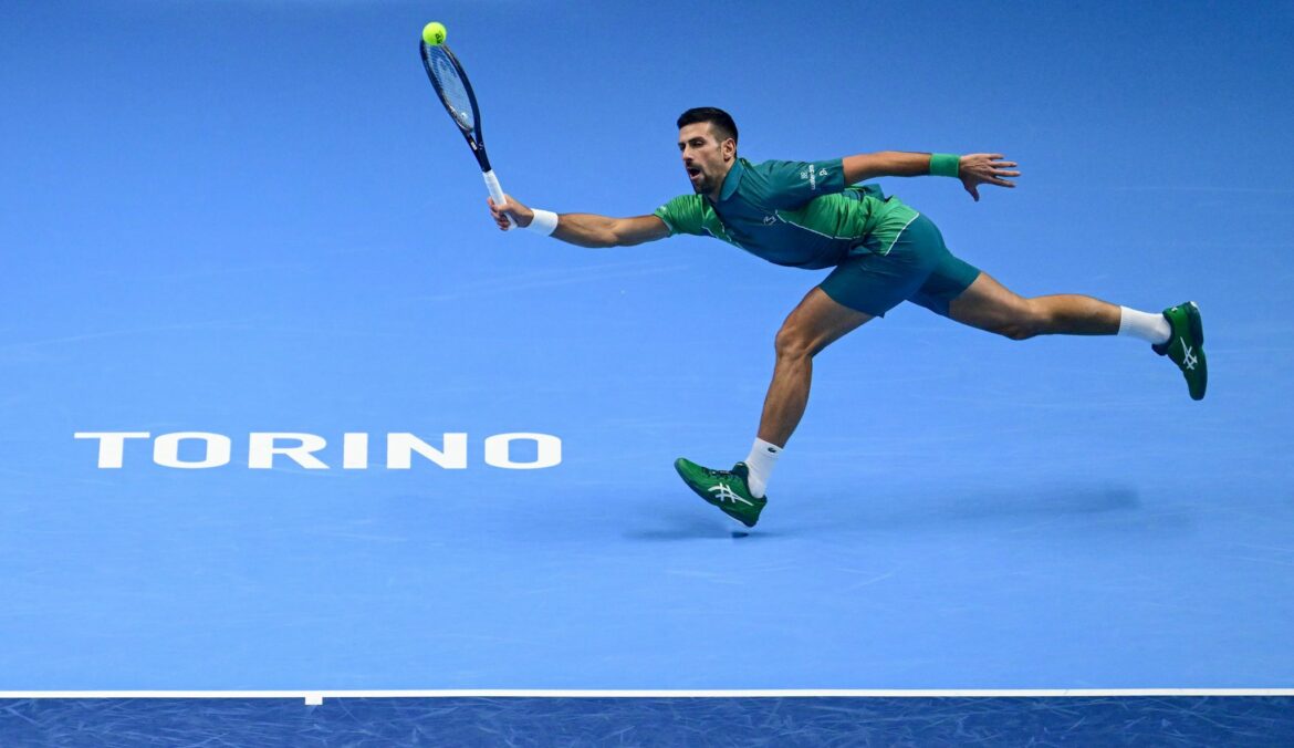 Djokovic ringt bei ATP-Finals Rune in drei Sätzen nieder