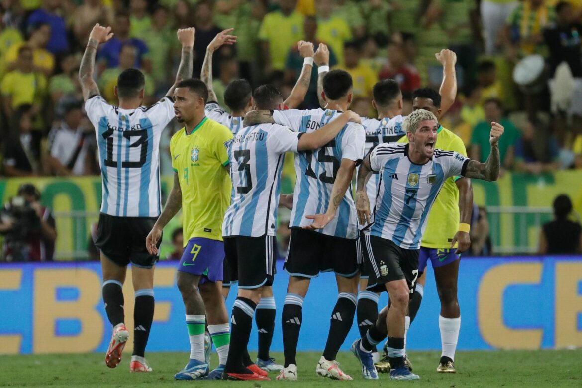 Nach Krawallen: Argentinien gewinnt gegen Brasilien