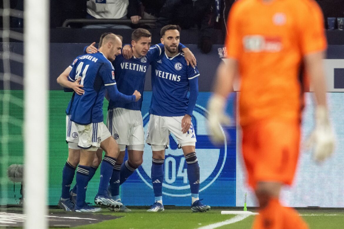 Höchster Saisonsieg für Schalke – Koschinat-Debüt missrät
