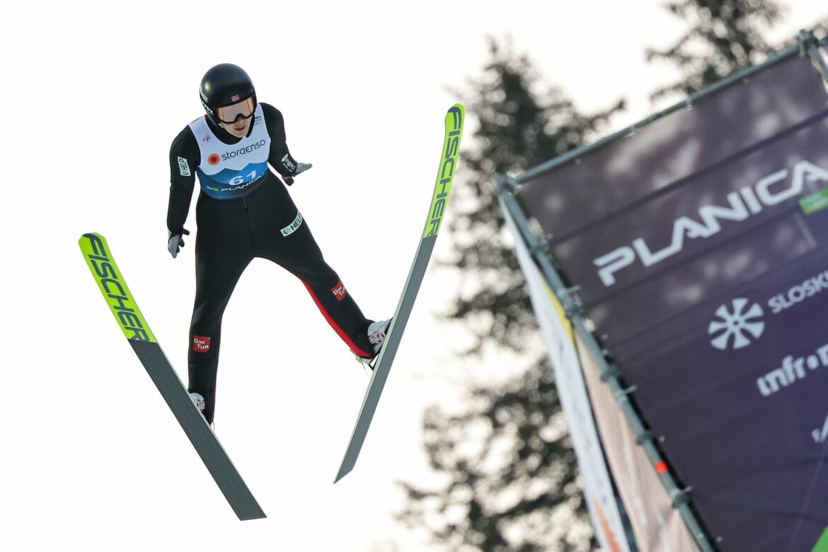 Skispringerin Ström meldet sich nach schwerem Sturz