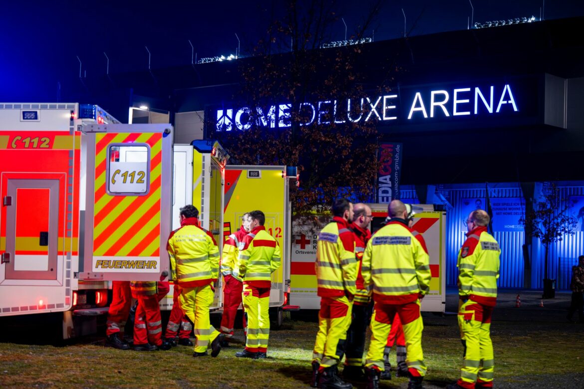 Polizei: 38 Verletzte beim Spiel von Rostock in Paderborn