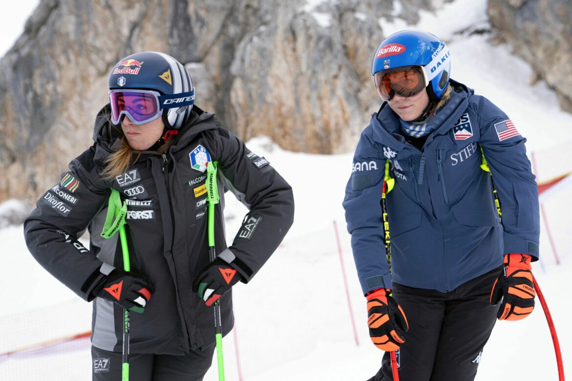 Shiffrin humpelt: Ski-Star stürzt bei Abfahrt in Cortina