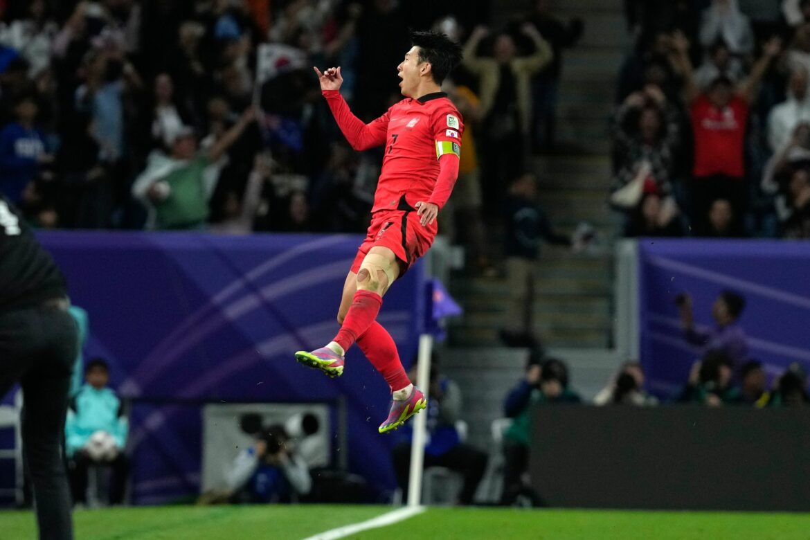 Späte Tore: Klinsmann mit Südkorea im Halbfinale