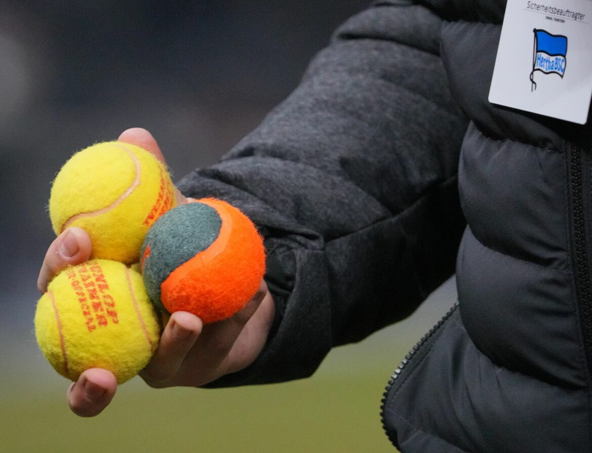 Hertha-Chef: Protest mit Tennisball-Aktion zu lang