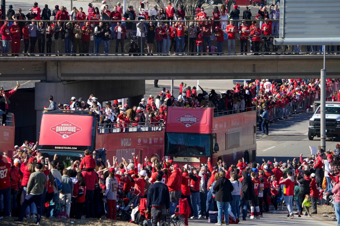 Kansas City Chiefs feiern Super-Bowl-Titel mit großer Parade