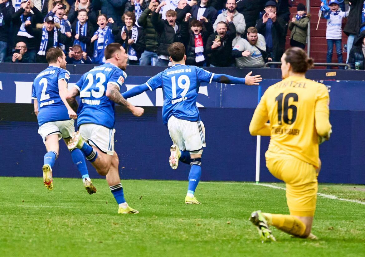 Karaman-Elfer sichert Schalke erlösenden Zittersieg