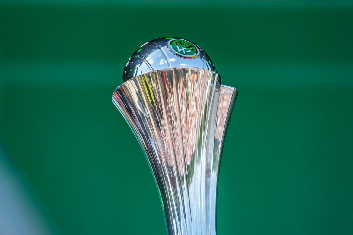 Frauen des VfL Wolfsburg und FC Bayern im Pokal-Halbfinale