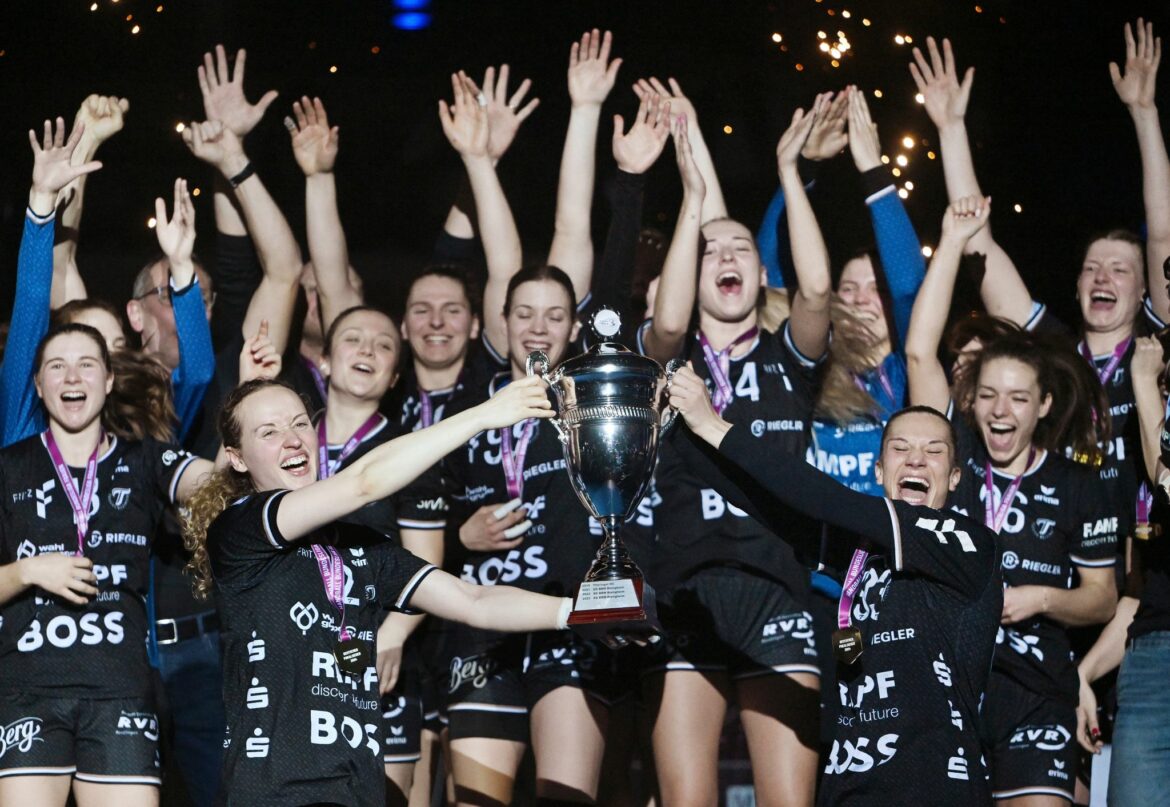 Metzingens Handballerinnen holen DHB-Pokal