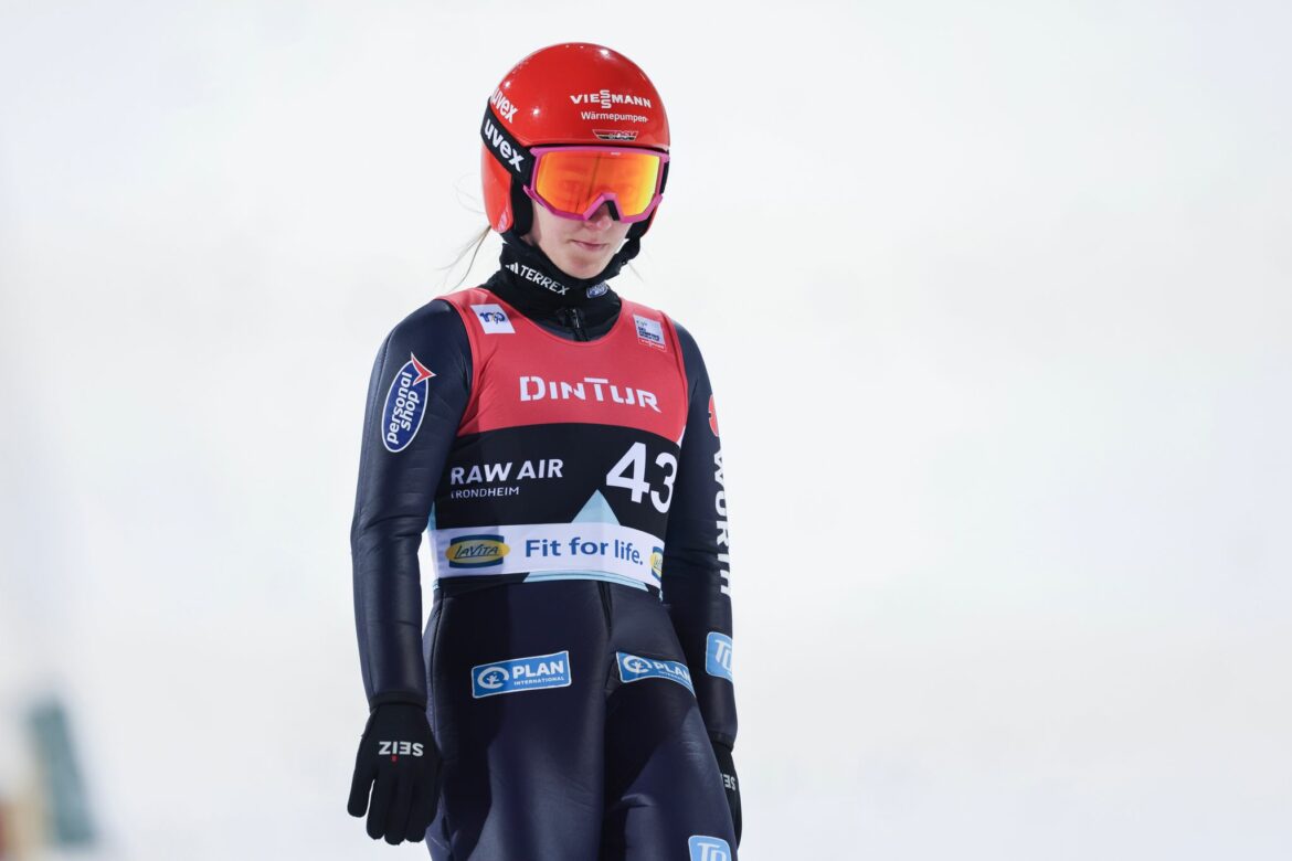 «Schlecht wie das Wetter»: Skispringerin Schmid enttäuscht
