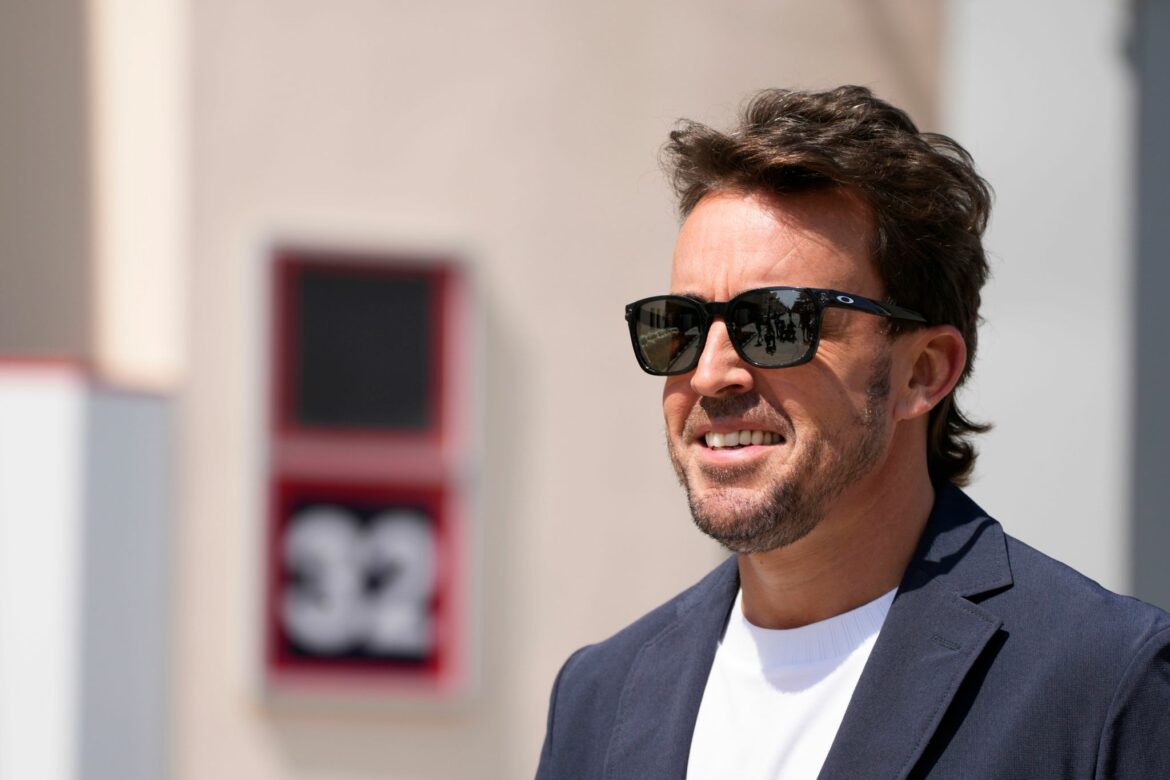 Alonso bleibt bei Aston Martin