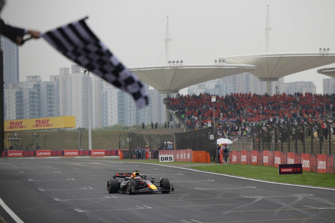 Verstappen-Show in Shanghai: Erster Sieg in China