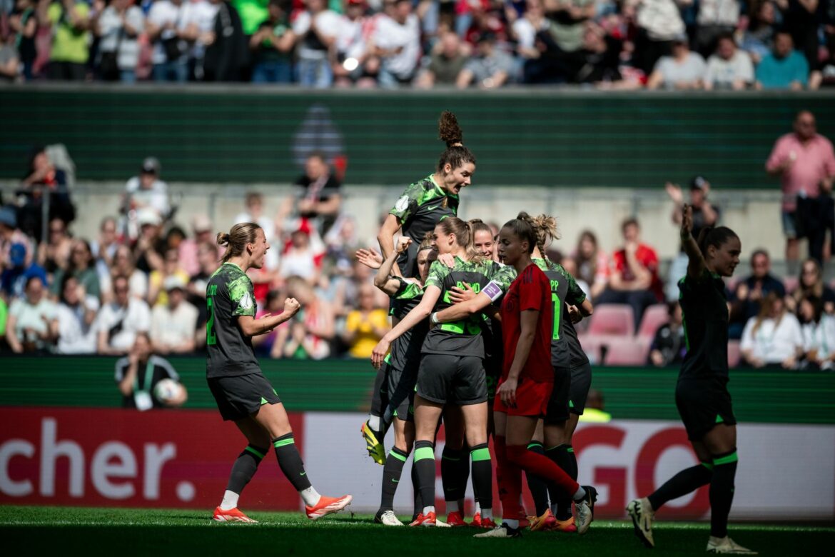 «Sehr stolz»: Wolfsburg feiert zehnten Pokaltitel in Serie