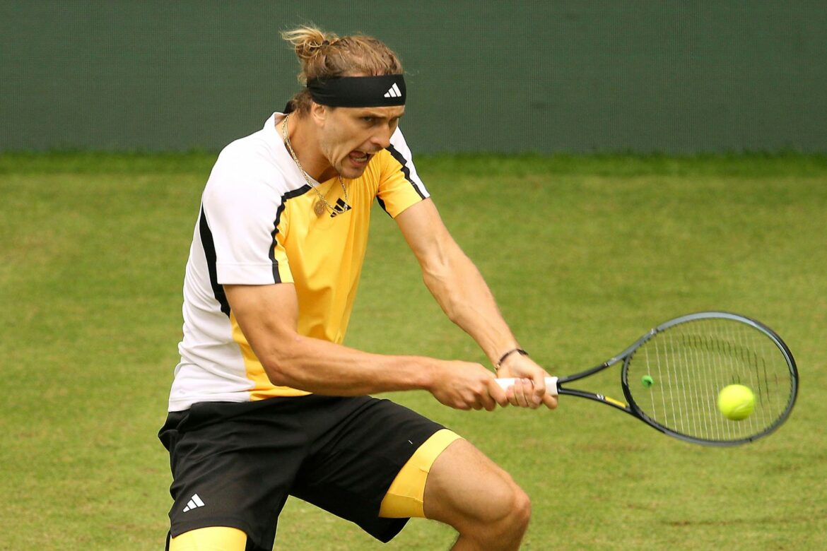 Zverev nach Dreisatzsieg gegen Otte in Halle weiter
