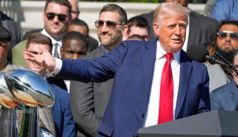 Ohne Quarterback Hurts: Trump empfängt Eagles im Weißen Haus