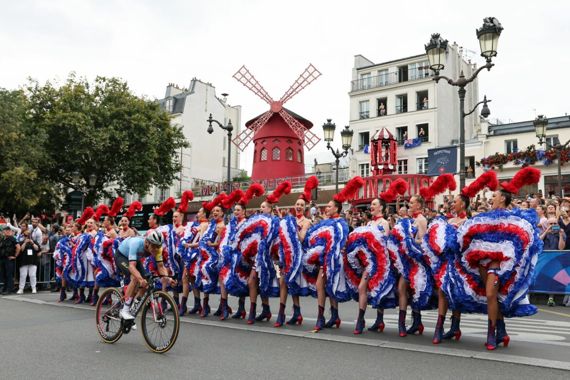 Nach Olympia-Erfolg: Letzte Tour-Etappe am Moulin Rouge